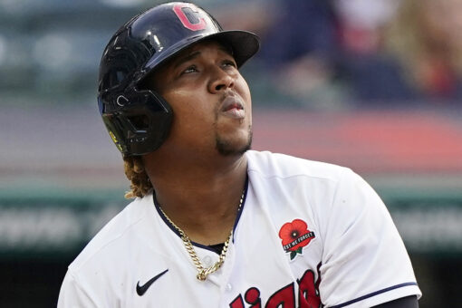 Ramírez homers as Indians beat White Sox 3-1 for DH split