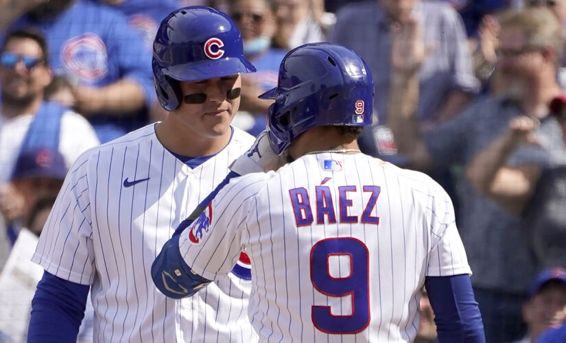 Baez, Rizzo lead surging Cubs past Padres 6-1