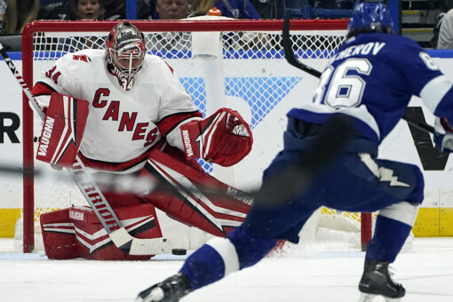 Kucherov, Stamkos shine, lift Lightning over Hurricanes 6-4
