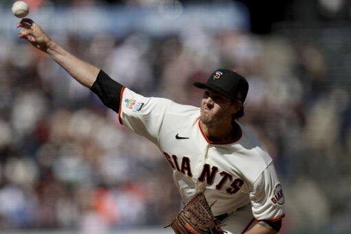 Gausman fans 10 in 7 innings, Giants edge Cubs 4-3