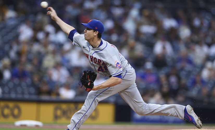 DeGrom fans 11 in 7 dominant innings, Mets blank Padres 4-0