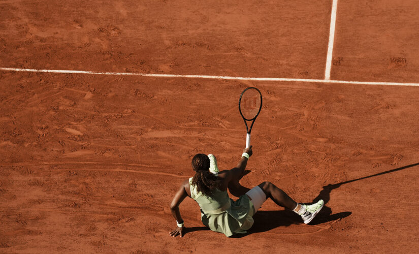 Serena Williams loses at French Open; Federer withdraws