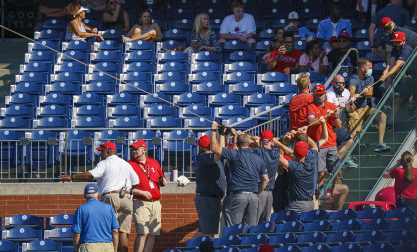 Netting collapses, Phils beat Nats; Voth HBP, broken nose