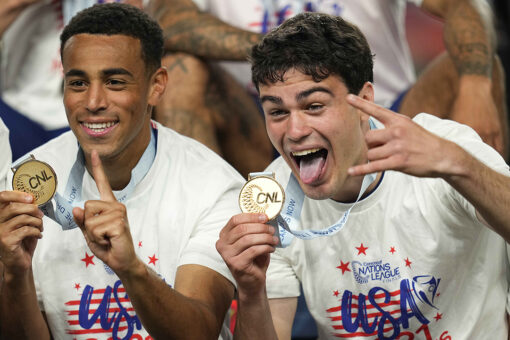 US soccer player injured by projectile during celebration in 3-2 victory over Mexico