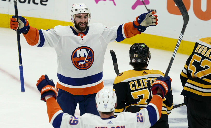 Islanders win 5-4 to take 3-2 lead in series over Bruins