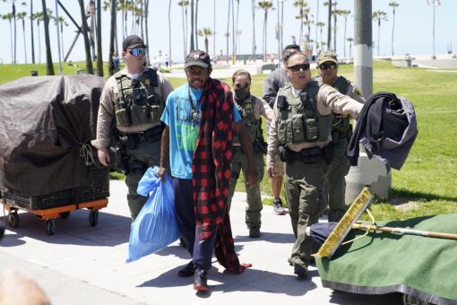 Los Angeles County deputies move into LAPD territory to address Venice Beach homelessness crisis