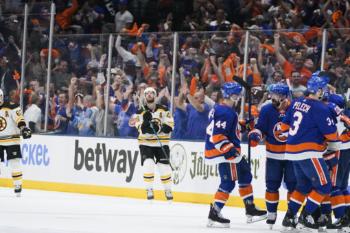 Islanders eliminate Bruins, return to Stanley Cup semifinals