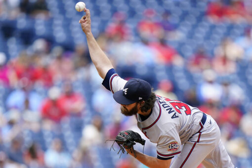 Segura’s 2-run single in 10th lifts Phillies over Braves 4-3