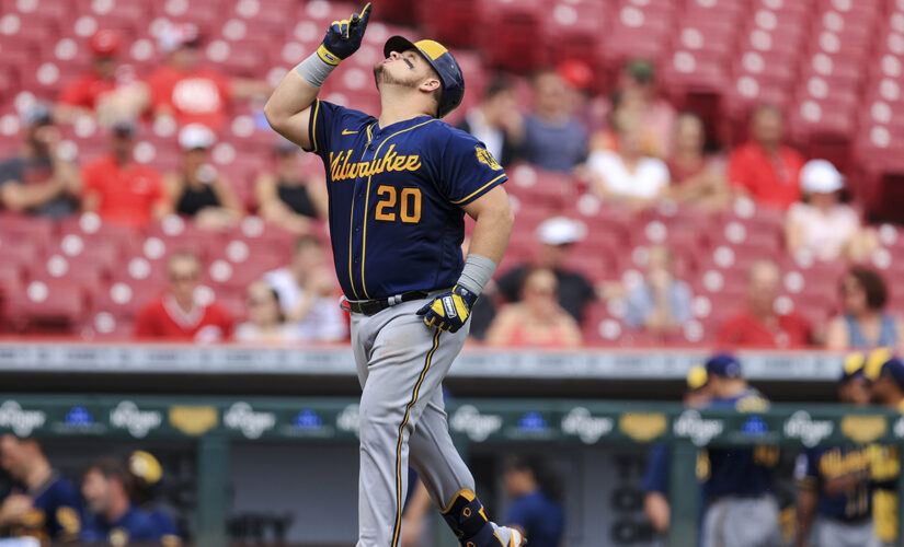 Peterson’s 3 RBIs, Vogelbach homer helps Brewers top Reds