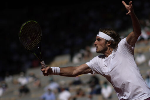 Tsitsipas tops Zverev in 5 at French Open for 1st Slam final