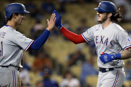 Rangers snap 16-game road losing streak, rout Dodgers 12-1