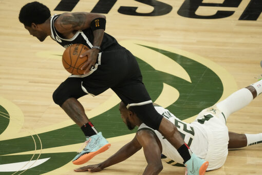 Irving leaves Game 4 of Nets-Bucks series with injury