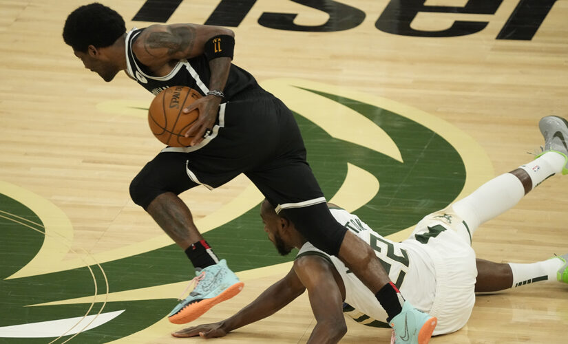 Irving leaves Game 4 of Nets-Bucks series with injury