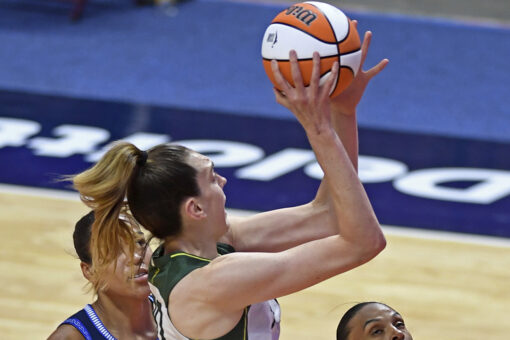 Stewart scores 22, Storm beat shorthanded Sun 89-66