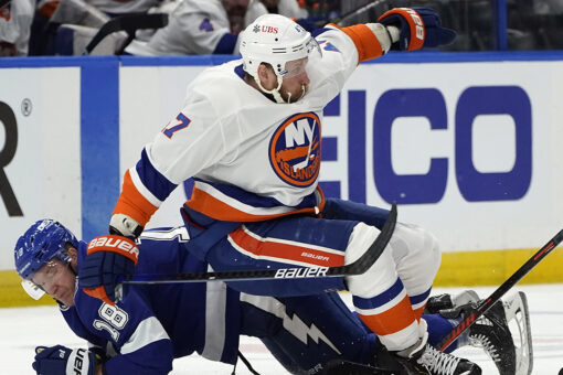 Semyon Varlamov, Islanders beat Lightning 2-1 in Game 1