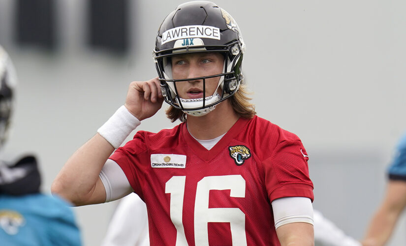 Jags taking ‘cautious’ approach with Lawrence’s hamstring