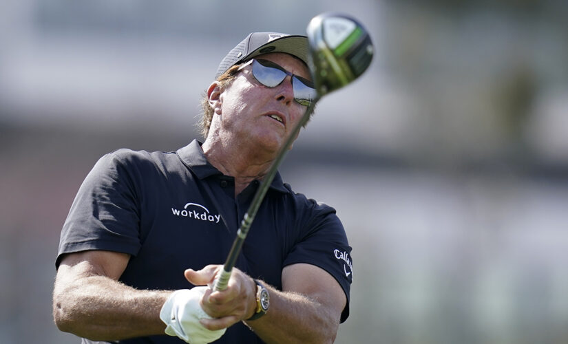Mickelson at home and running out of time for US Open title