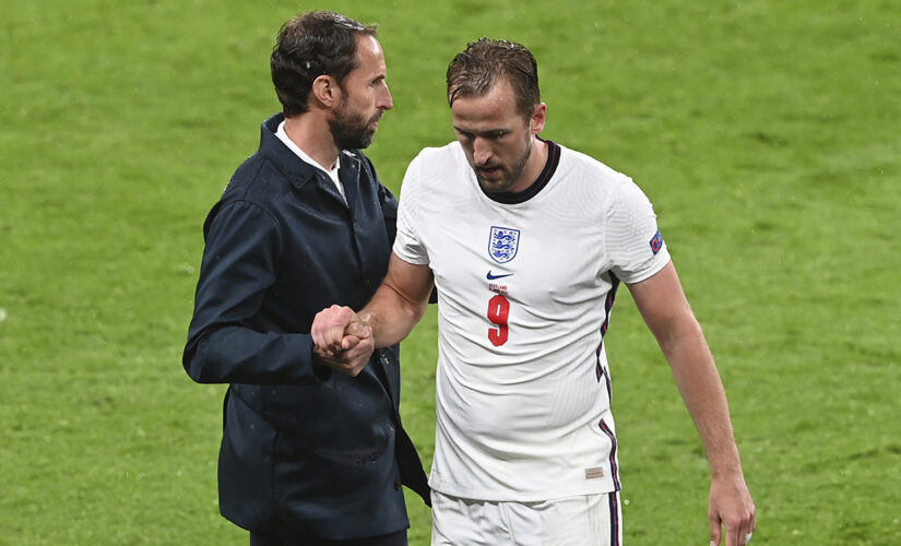 Southgate not replacing misfiring Kane in England attack