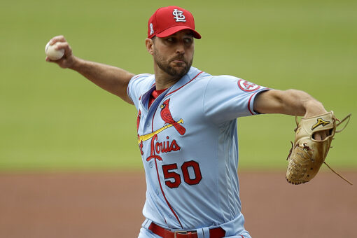 Wainwright pitches 3-hitter, Cards top Braves 9-1 in opener