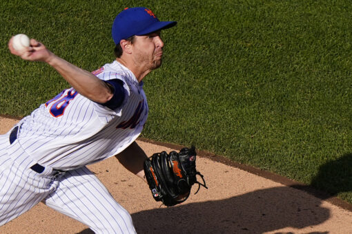 DeGrom dominates after shoulder scare, Mets beat Braves 4-2
