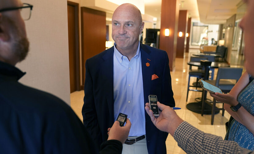 College Football Playoff presidents OK expansion evaluation