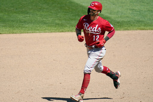 Naquin’s 3-run homer in 9th gives Reds 10-7 win over Twins