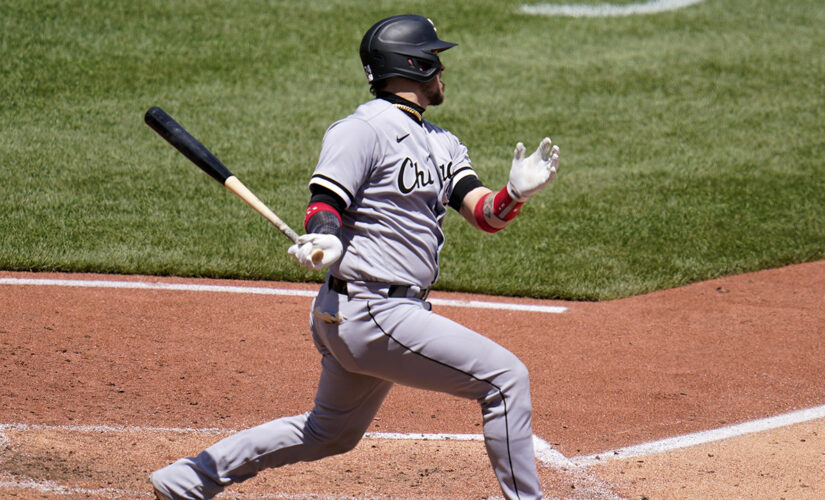 Grandal, White Sox end 5-game skid, beat Pirates 4-3