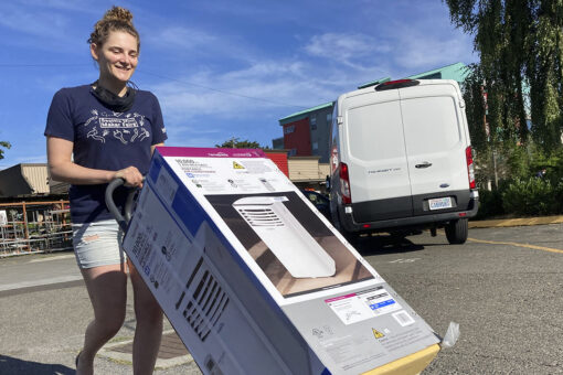 Pacific Northwest bakes in historic heat wave, wildfire risks soar