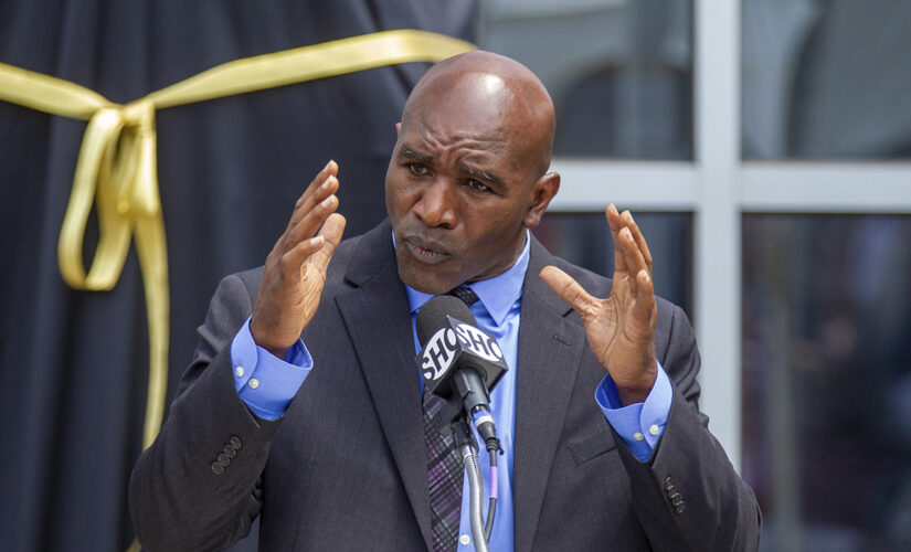 Massive Evander Holyfield statue unveiled in Atlanta