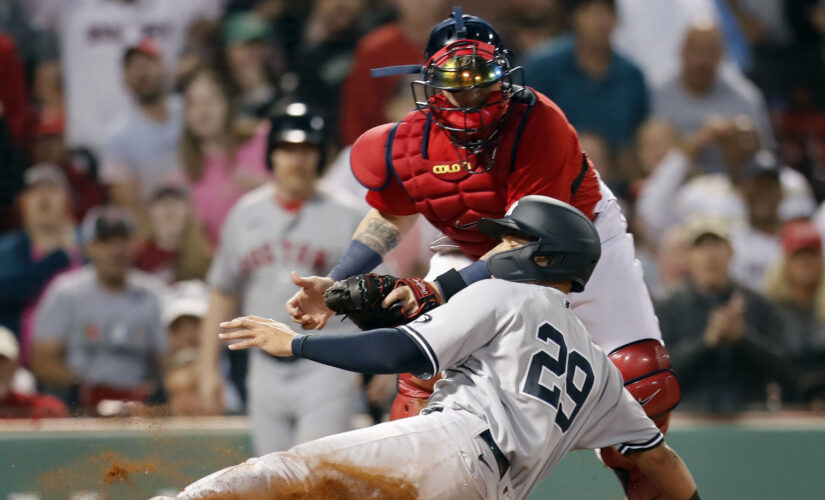 Red Sox hold on for 4th straight win over Yankees, 5-3