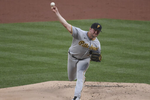 Crowe gets 1st win, Pirates send Cards to 18th loss in 24