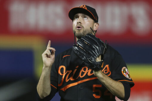 Orioles rally, beat Blue Jays 6-5 to end 20-game road skid