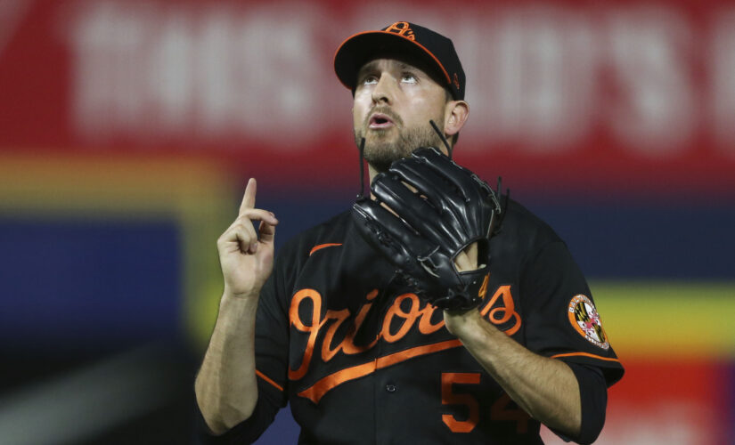 Orioles rally, beat Blue Jays 6-5 to end 20-game road skid