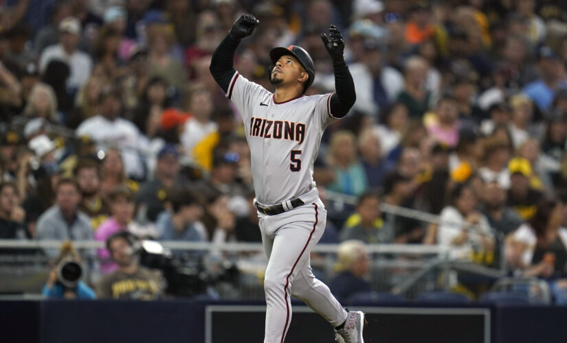 Dbacks rout Padres 10-1, end record 24-game road losing skid