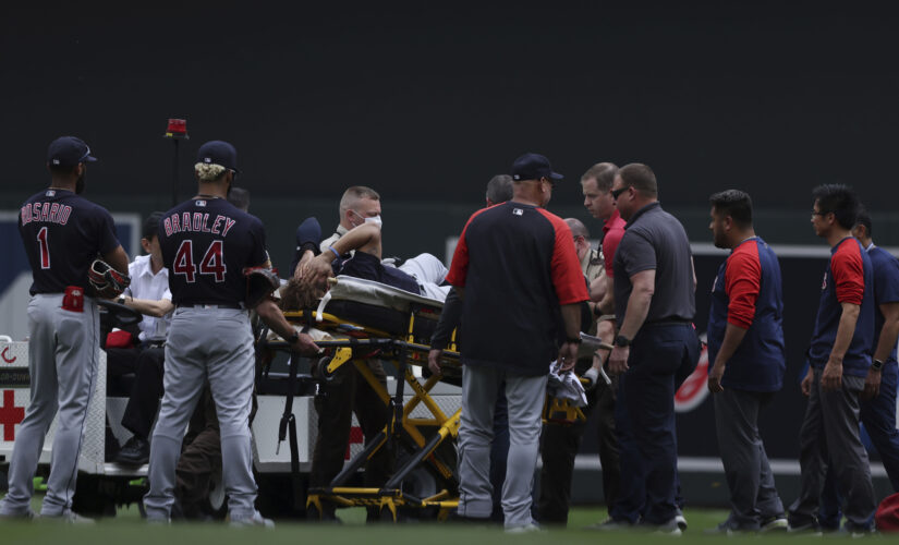 Indians OF Naylor injured in scary collision, Twins win 8-2