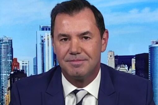Joe Concha rips ‘apathetic’ media for ‘yawning’ at Obama-era White House Ethics chief calling out Hunter Biden