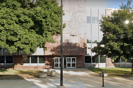 Iowa judge dies at courthouse in Waterloo