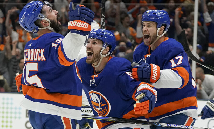 Islanders fans’ national anthem rendition stuns once again before playoff game