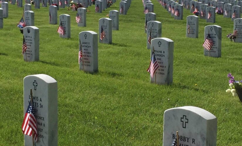 Tennessee honor guard ‘blown away’ by turnout at funeral for veteran who died without family: report