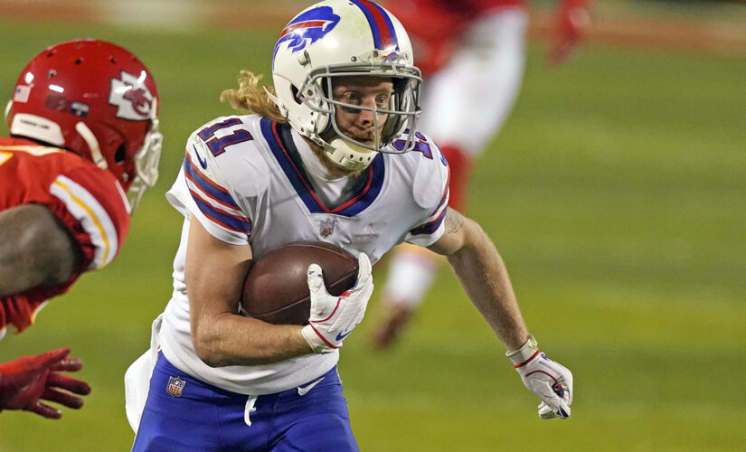 Bills’ Cole Beasley says he’d rather retire than get vaccinated, slams NFL’s COVID protocols