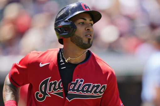 Indians’ Eddie Rosario caught in bad baserunning blunder, redeems himself with clutch hit
