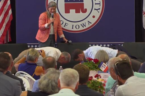 Grassley, 87, cranks out 22 push-ups at Iowa event