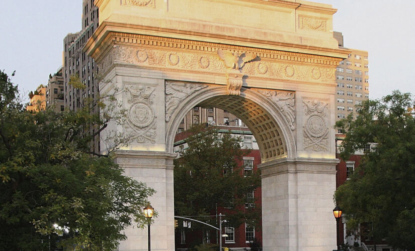 NYPD, parkgoers clash over Washington Square Park curfew enforcement