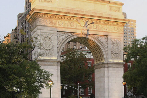 NYPD, parkgoers clash over Washington Square Park curfew enforcement