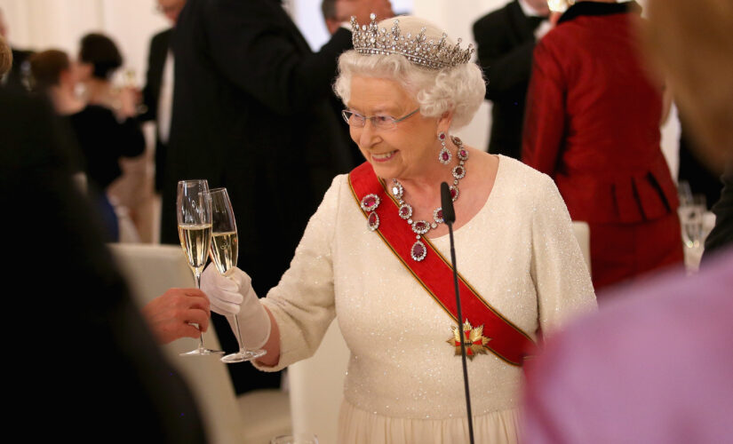 Queen celebrates official birthday at parade