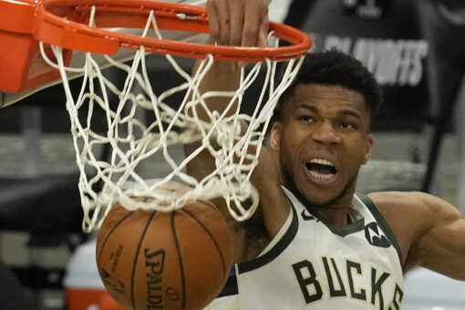 Bucks’ Giannis Antetokounmpo leads team with 34 points and one cellphone catch in Game 4 victory