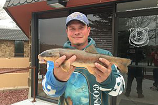 Wyoming fisherman breaks 23-year-old record