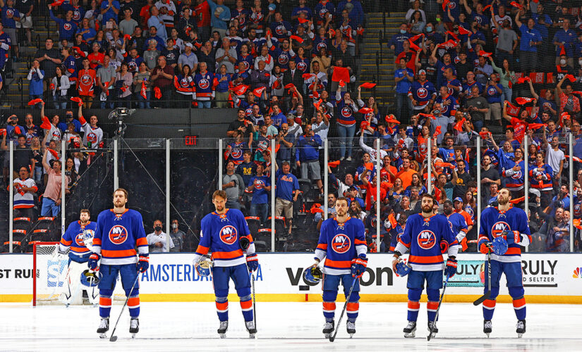 Islanders national anthem singer details viral moment: ‘Our country coming together as one’