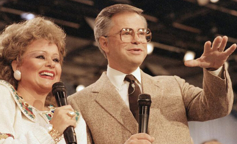 Televangelist Jim Bakker to pay $156,000 in restitution for fake COVID-19 cure