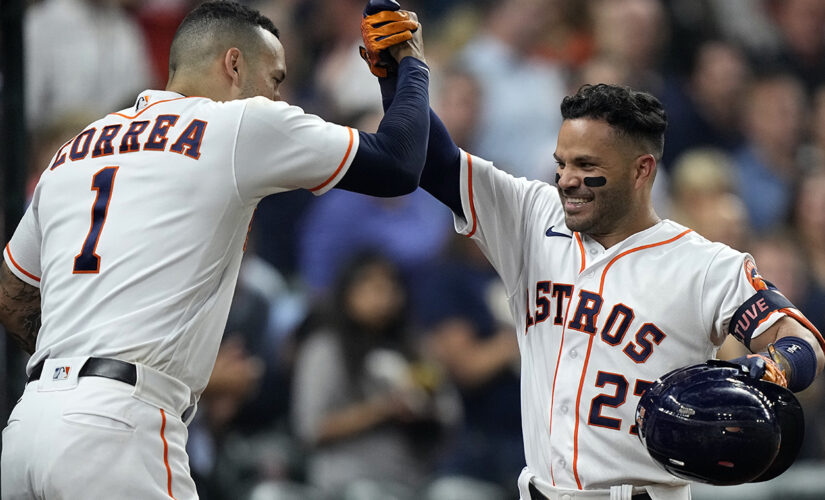 Altuve homers again, Astros beat White Sox 10-2